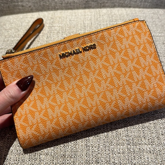 Genuine Michael Kors Clutch - Picture 8 of 12